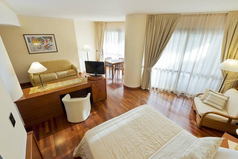 Savoy Beach Hotel & Thermal Spa