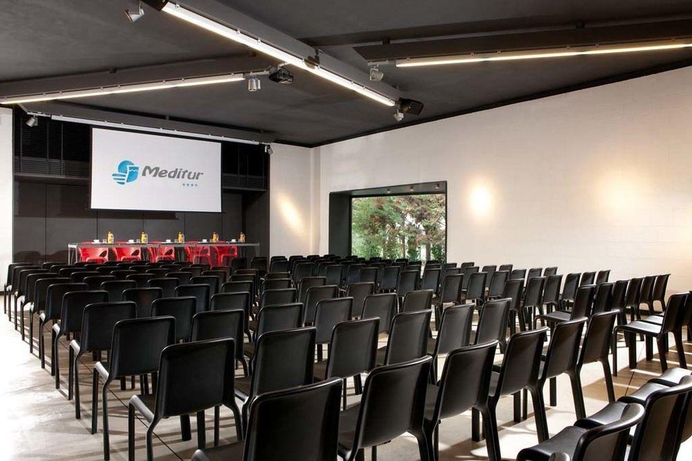 Nicolaus Club Meditur Village