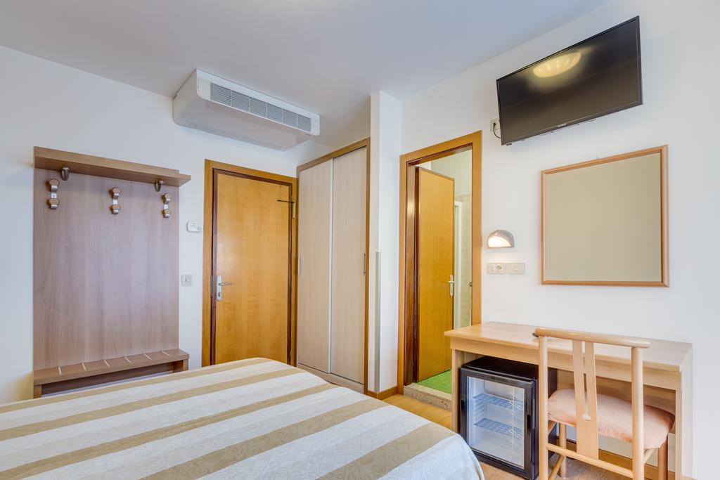 Hotel Ambassador