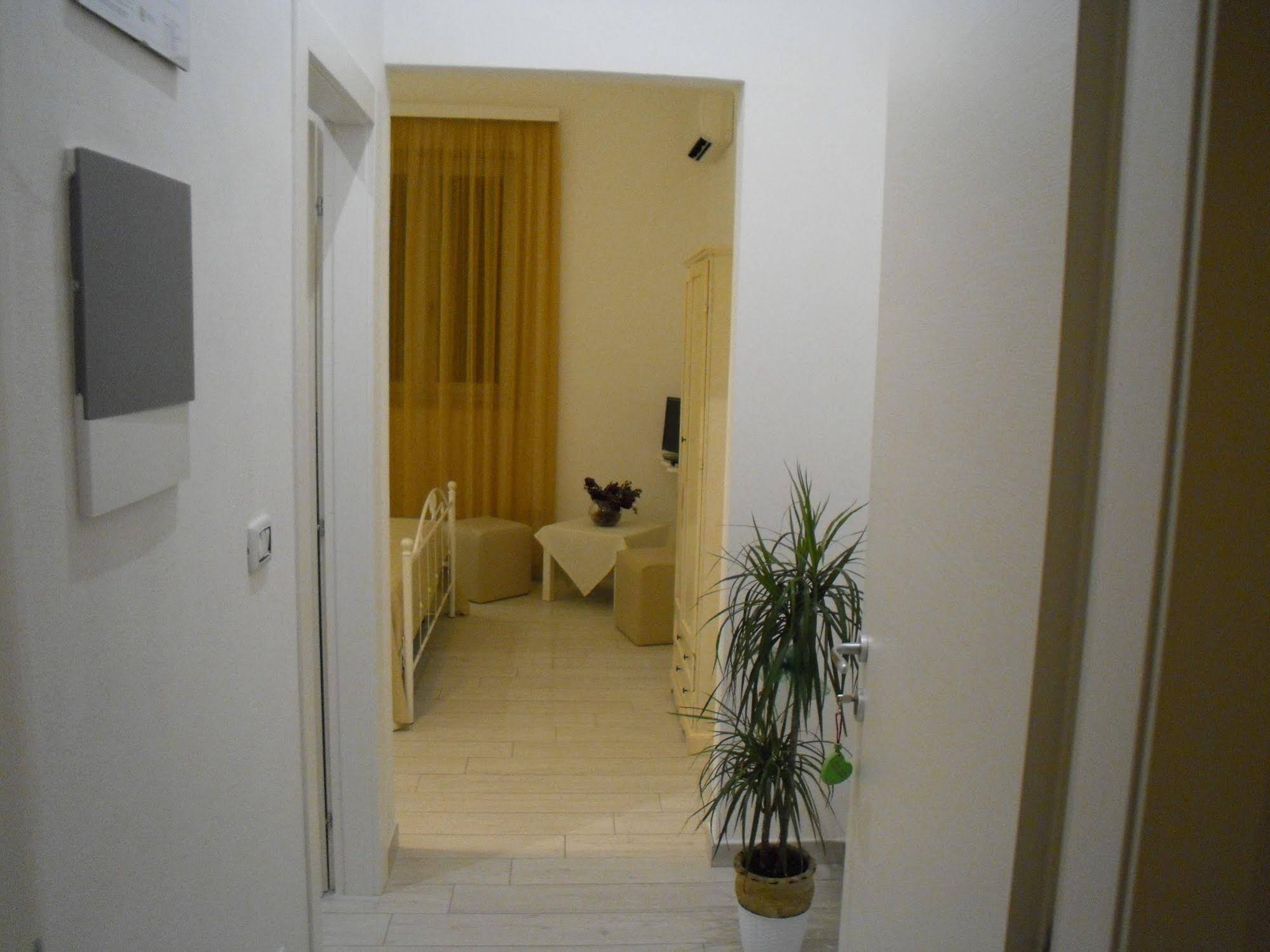 Reverse Hotel