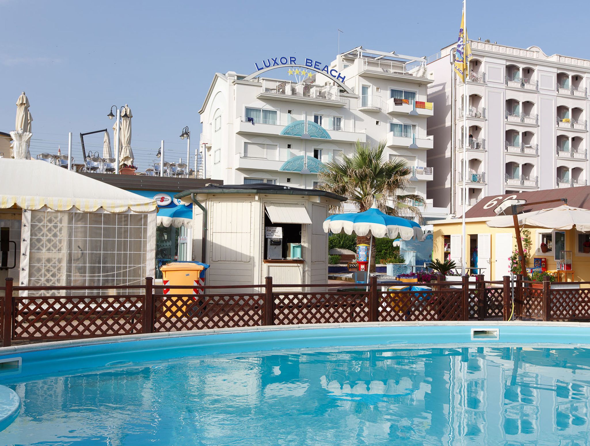 Hotel Luxor Beach