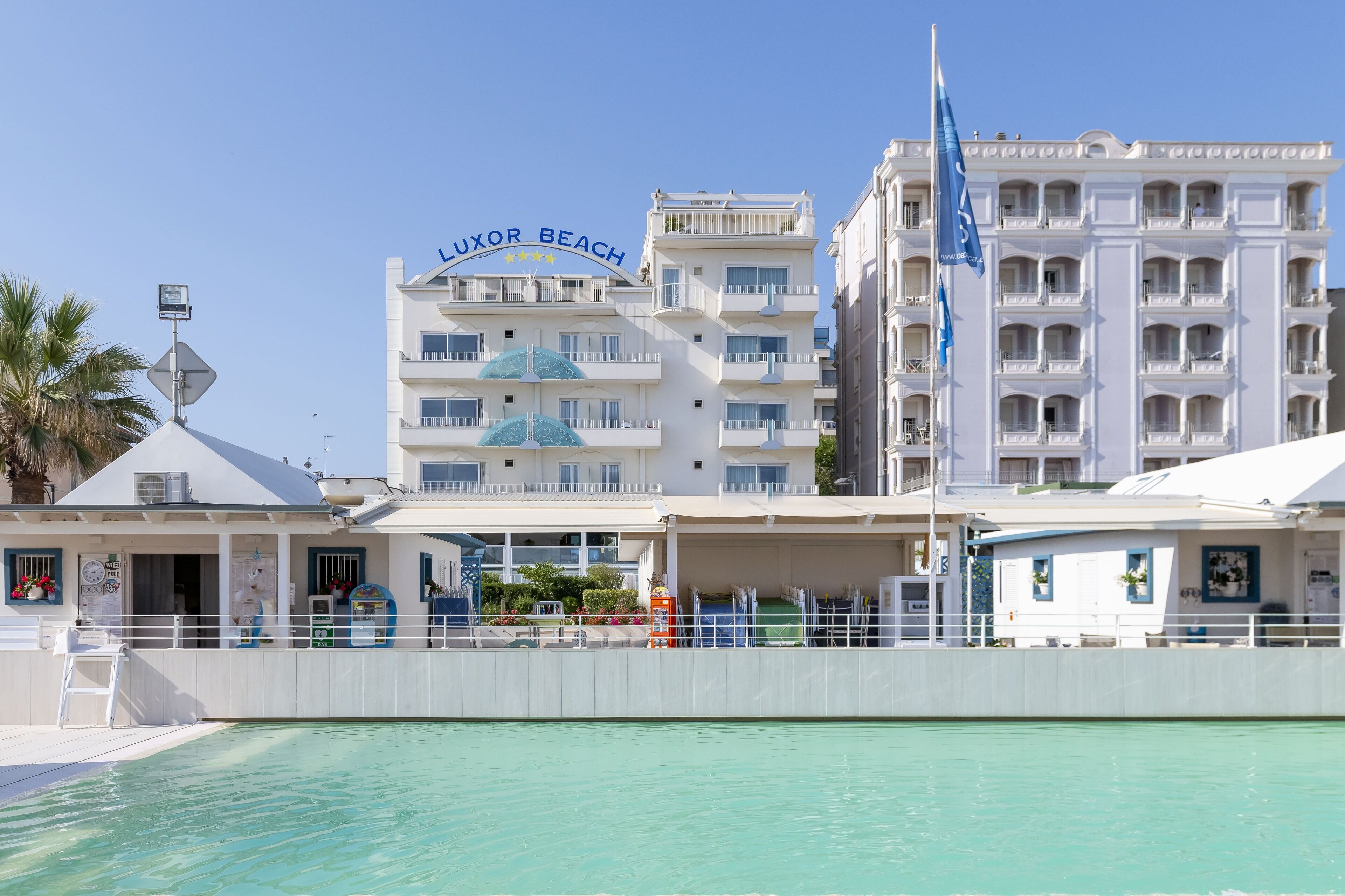 Hotel Luxor Beach
