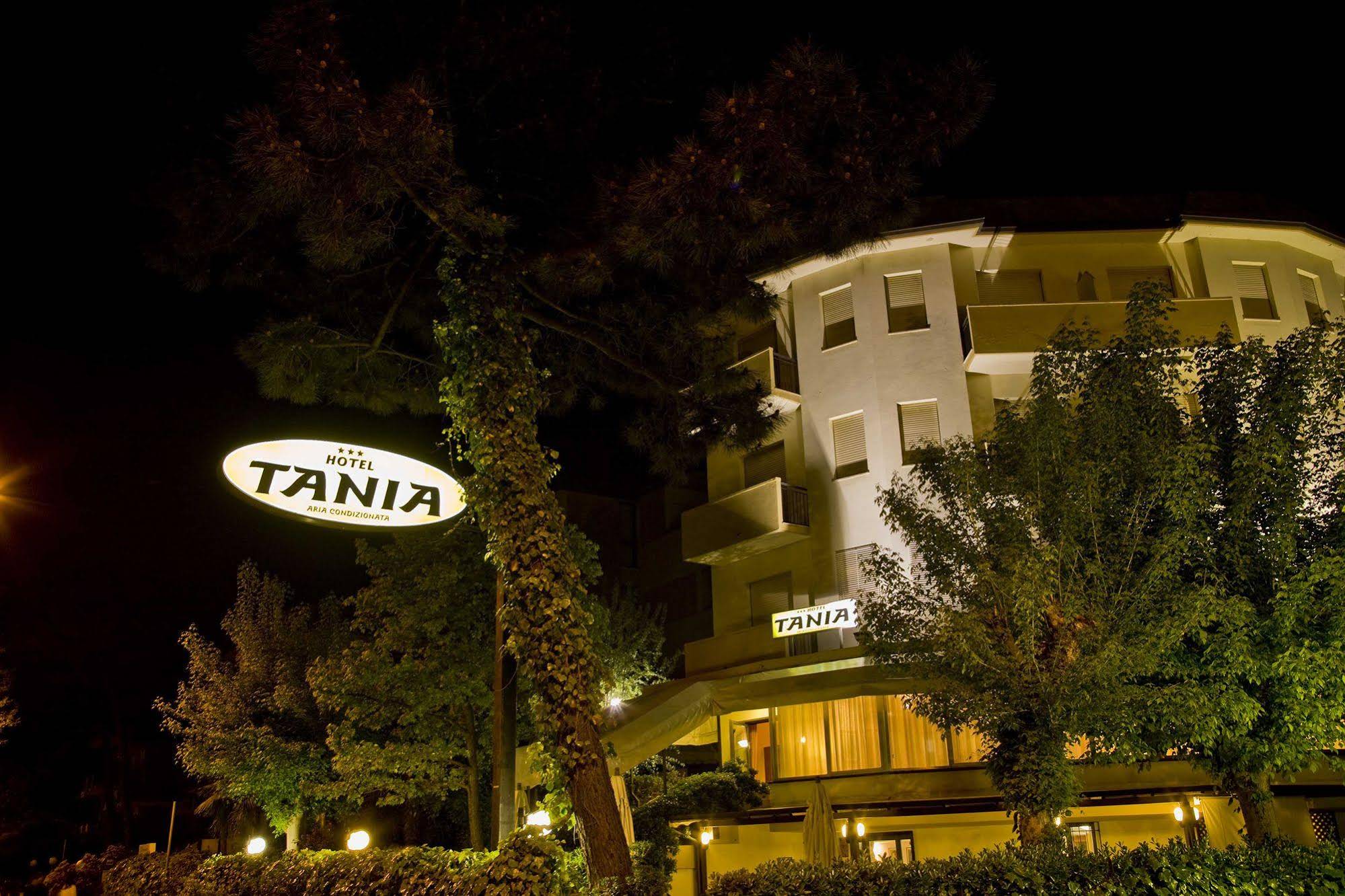 Aplo Hotel