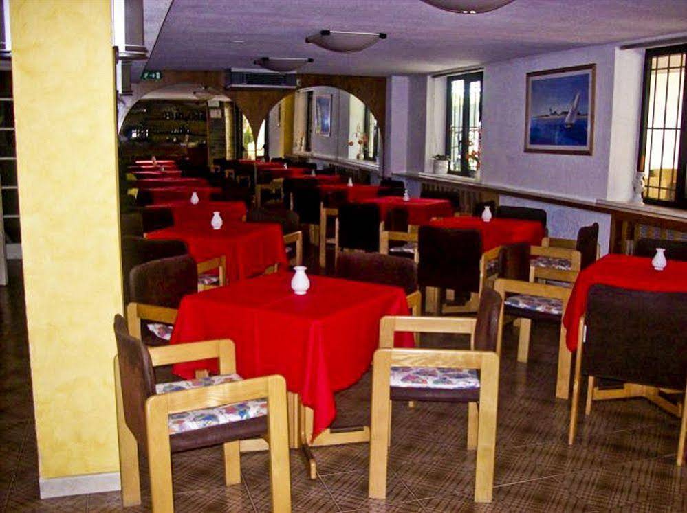 Aplo Hotel