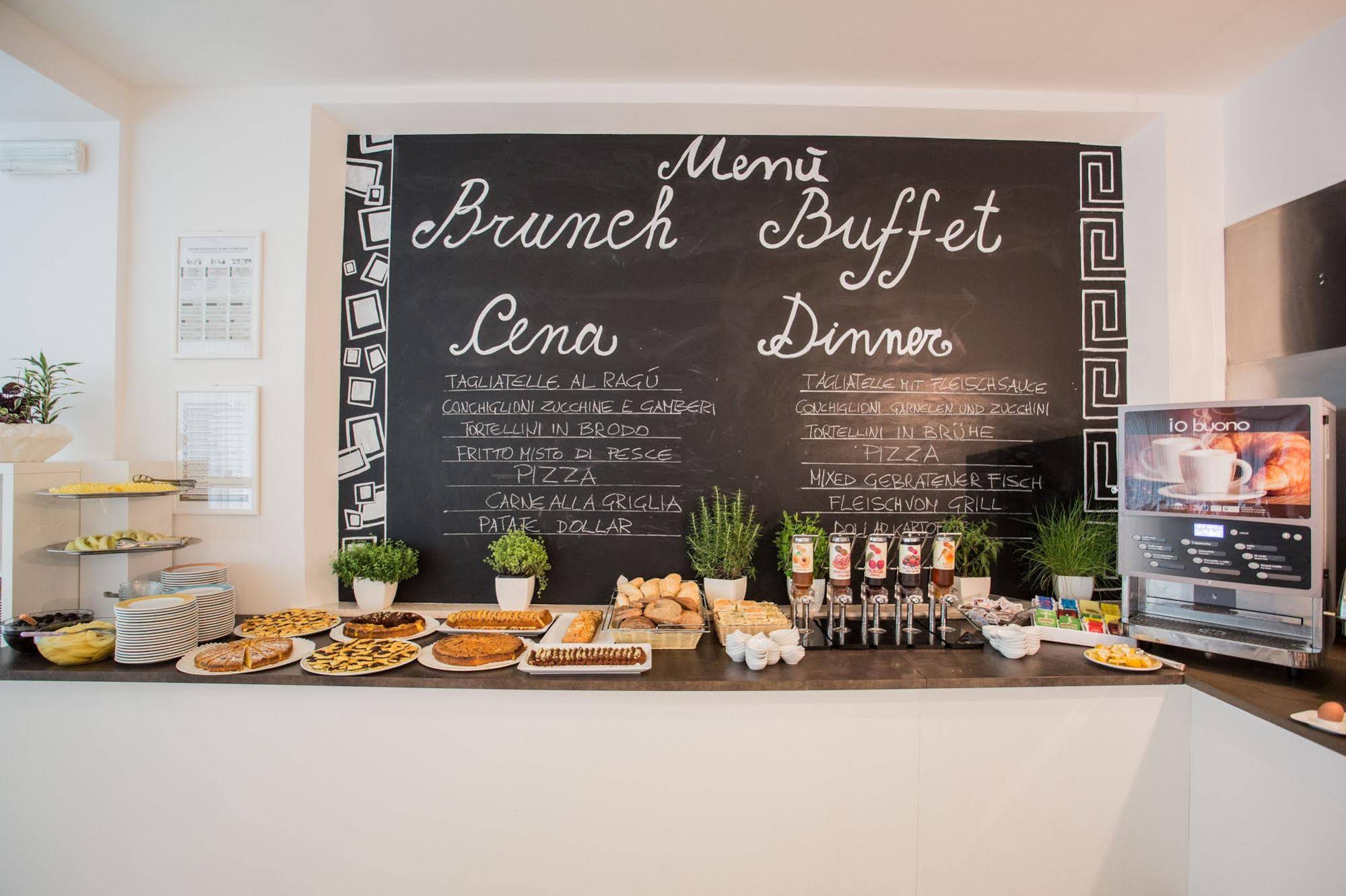 Color Mokambo Shore Design Hotel