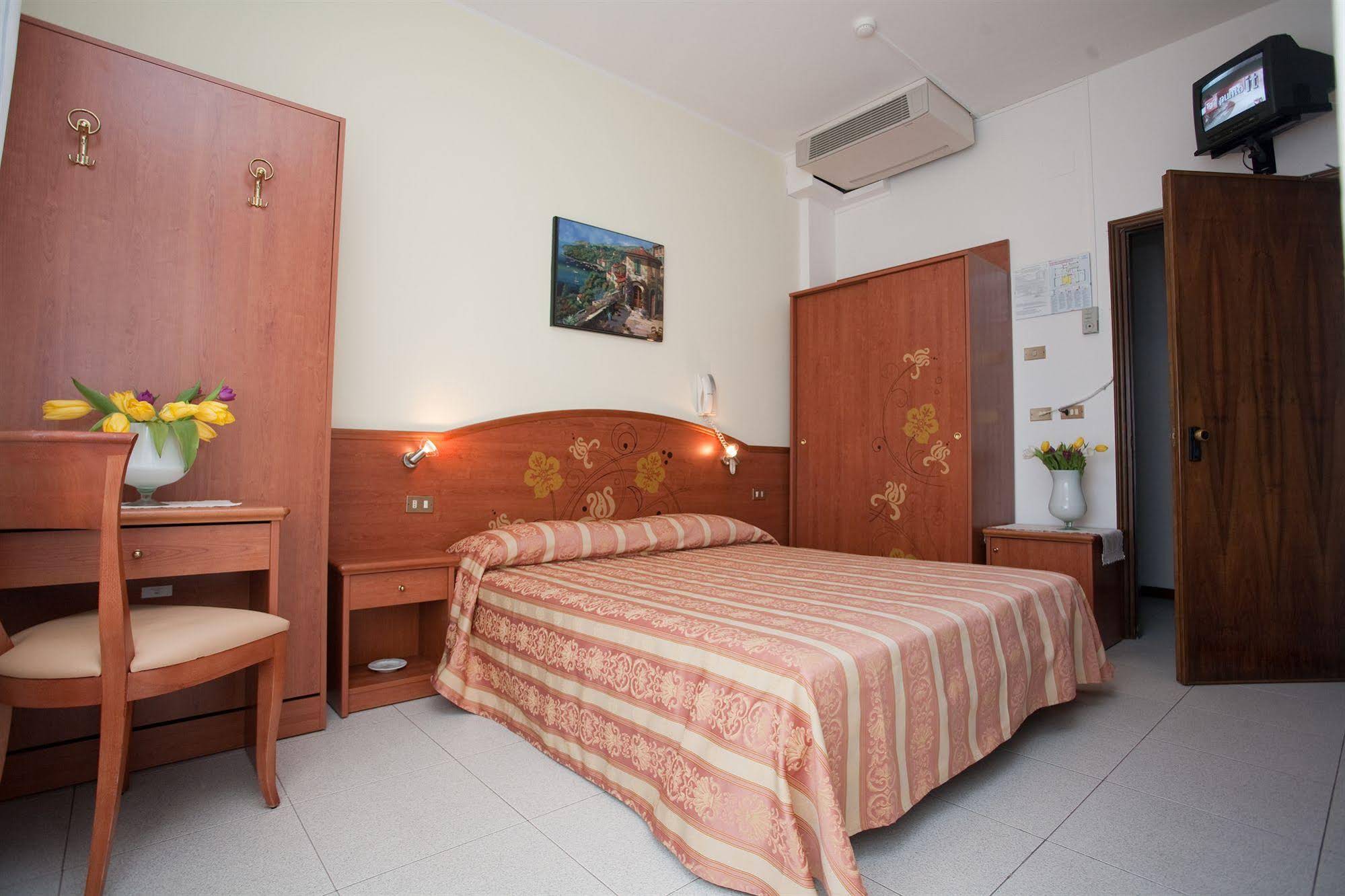Hotel Ideal