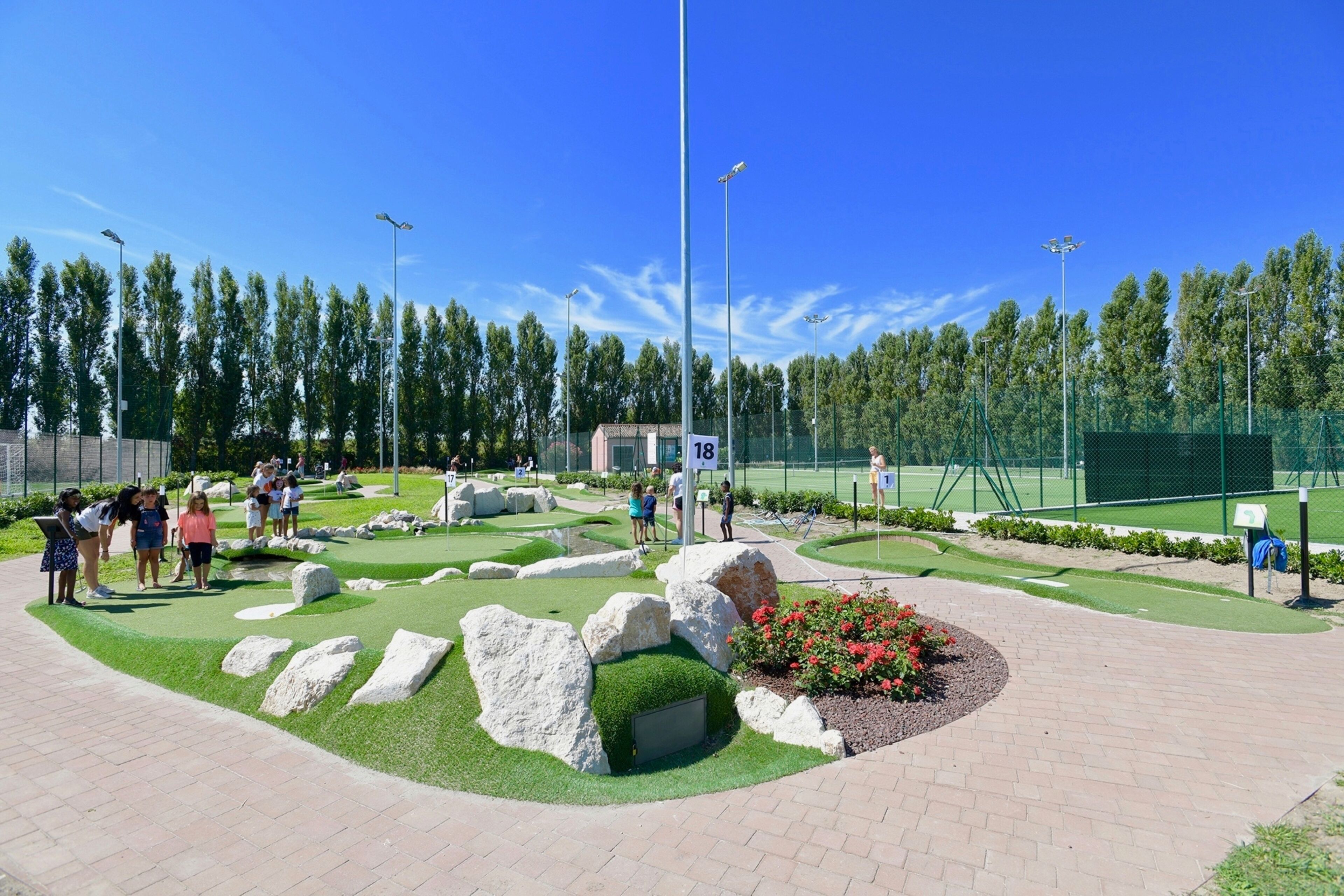 Isamar Holiday Village