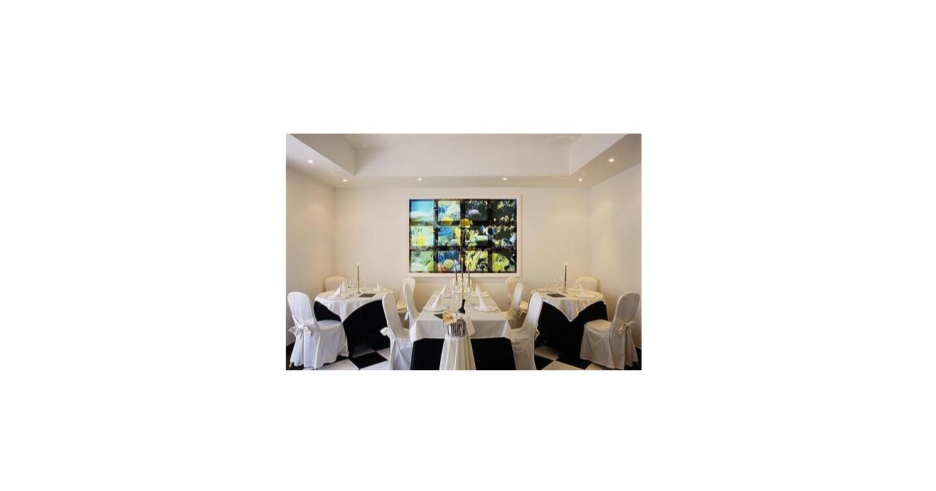 M Glamour Hotel