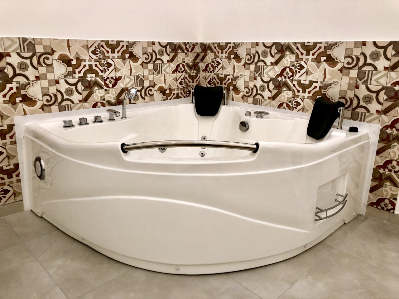 Ada Suites