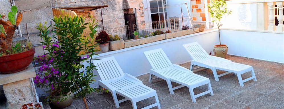 Exedra Holiday House