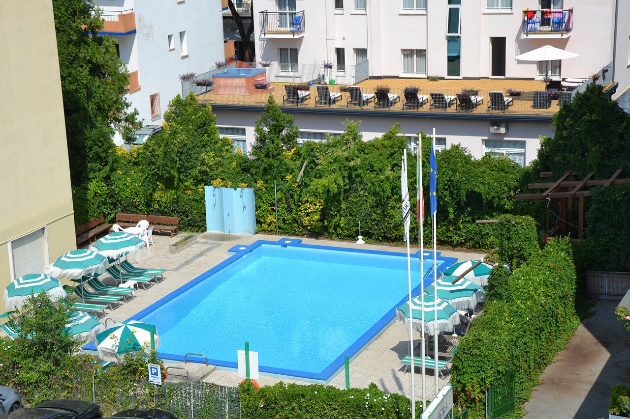 Hotel MaxiHeron & Hotel MiniHeron