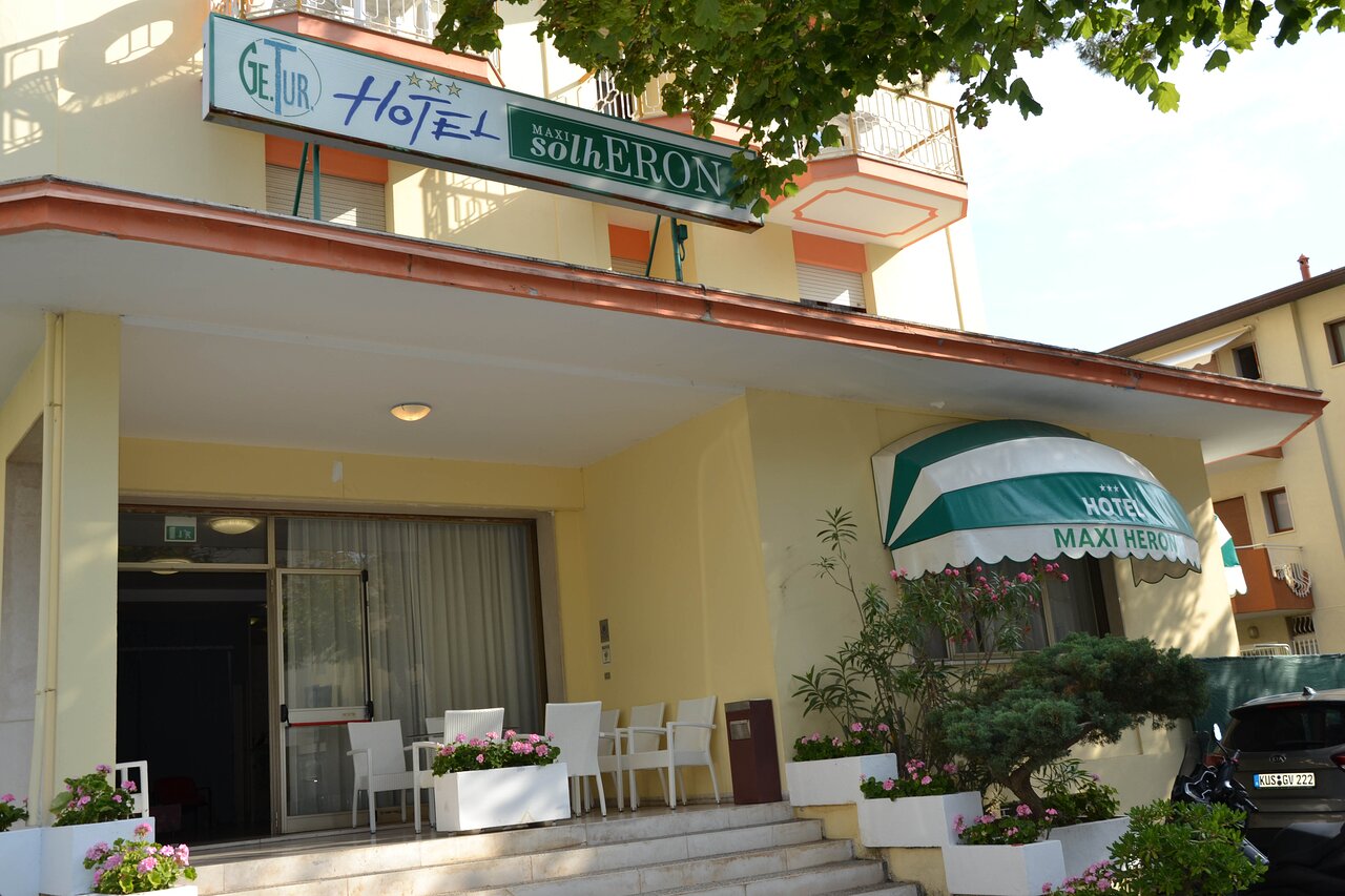 Hotel MaxiHeron & Hotel MiniHeron