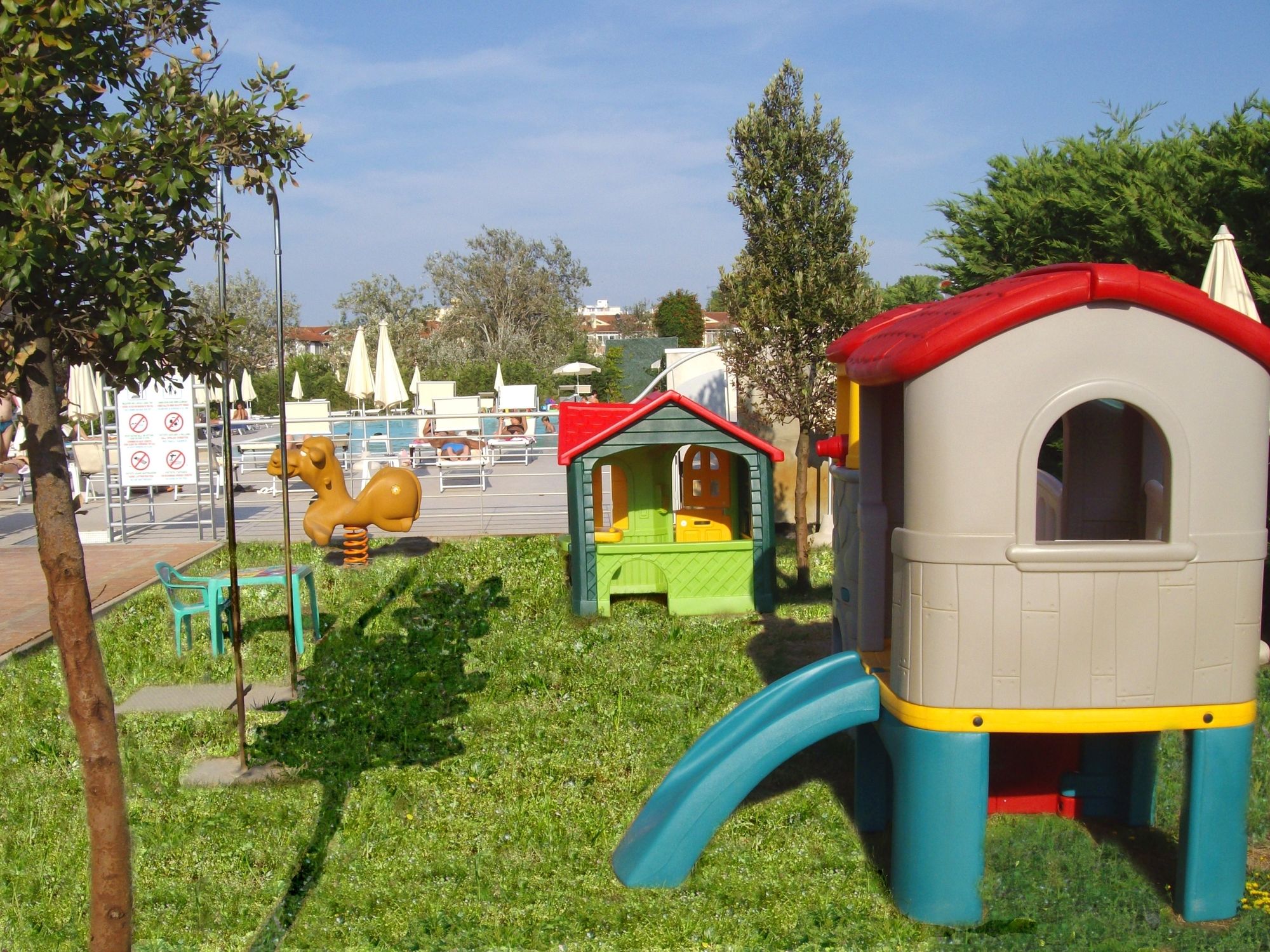 Cleo Residence