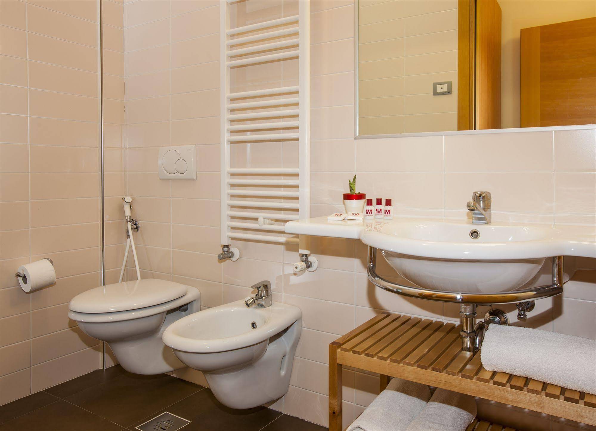 Domino Suite Hotel