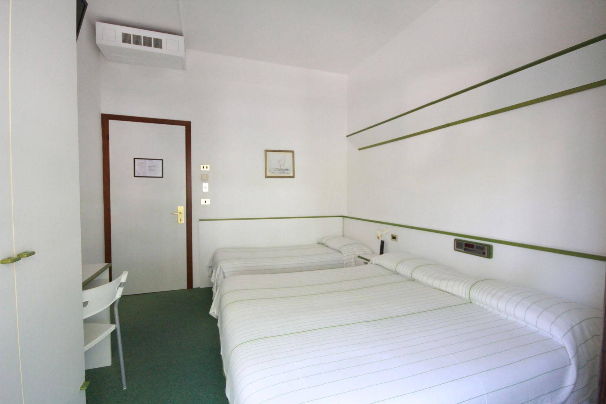 Hotel Iris