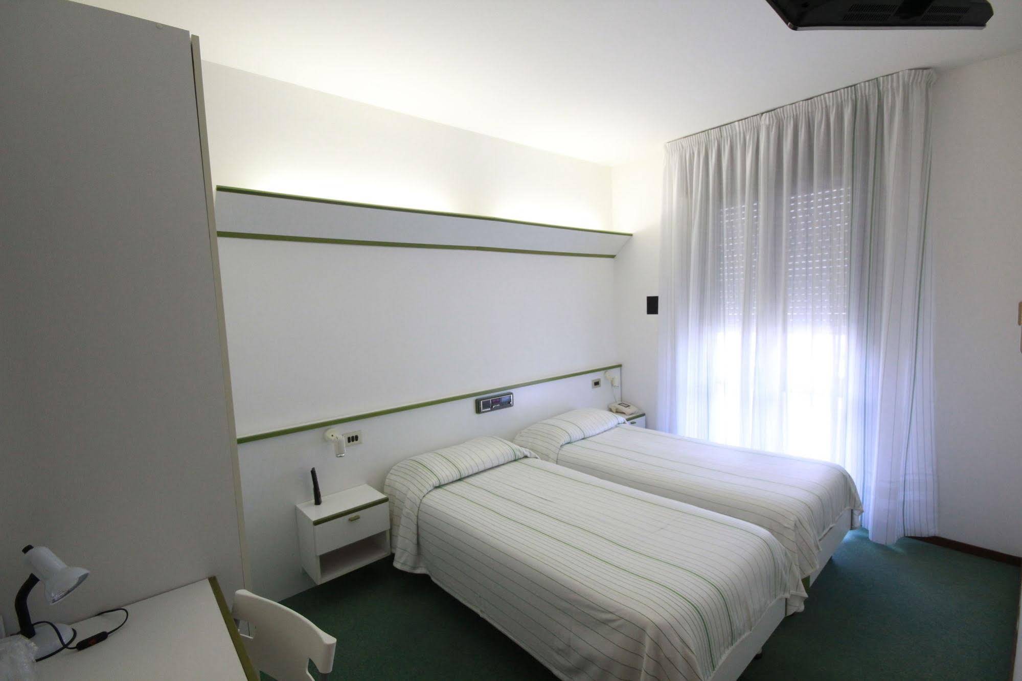 Hotel Iris