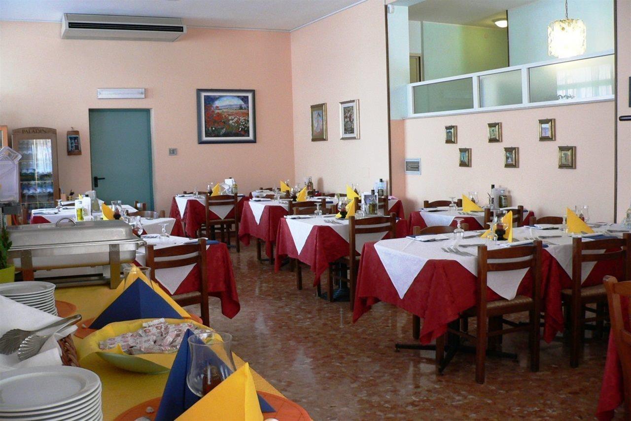 Le Petit Hotel