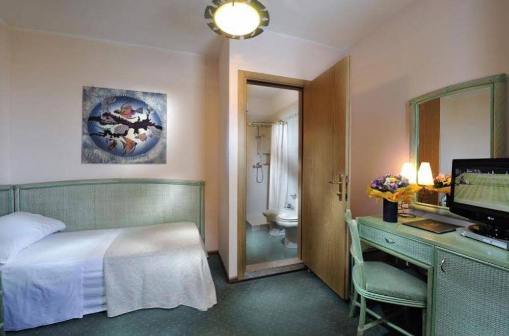 American Hotel