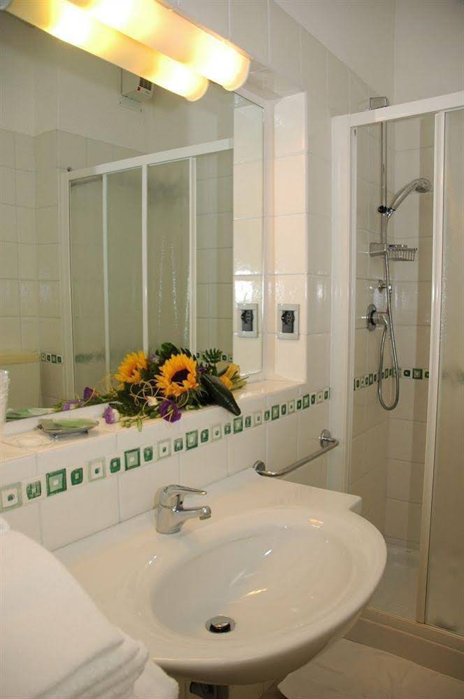 Los Nidos Holiday Resort Bungalows