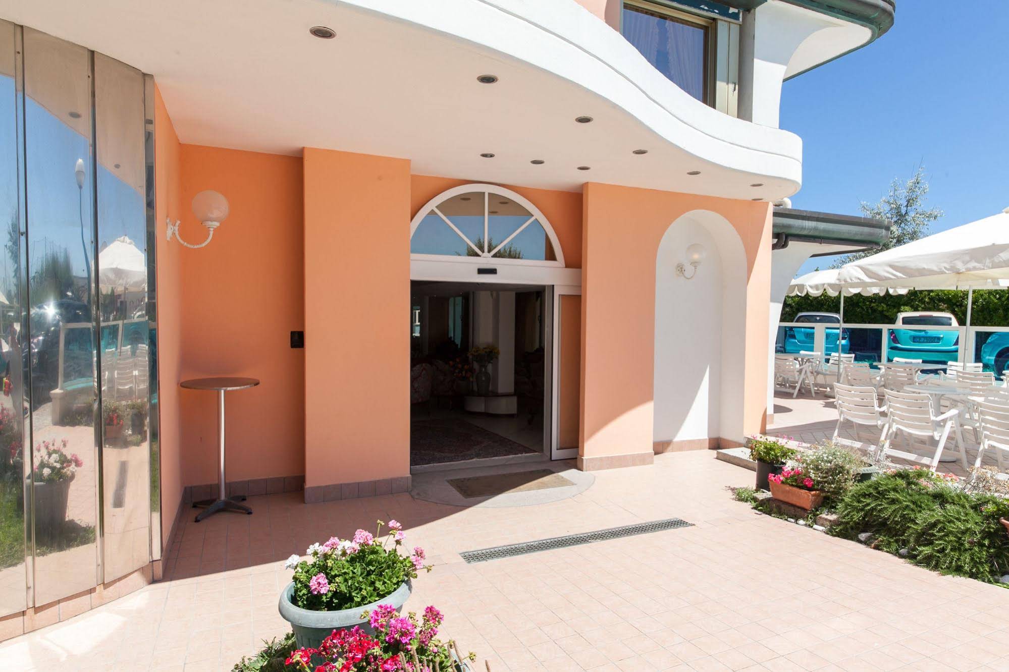 Hotel Mayflower