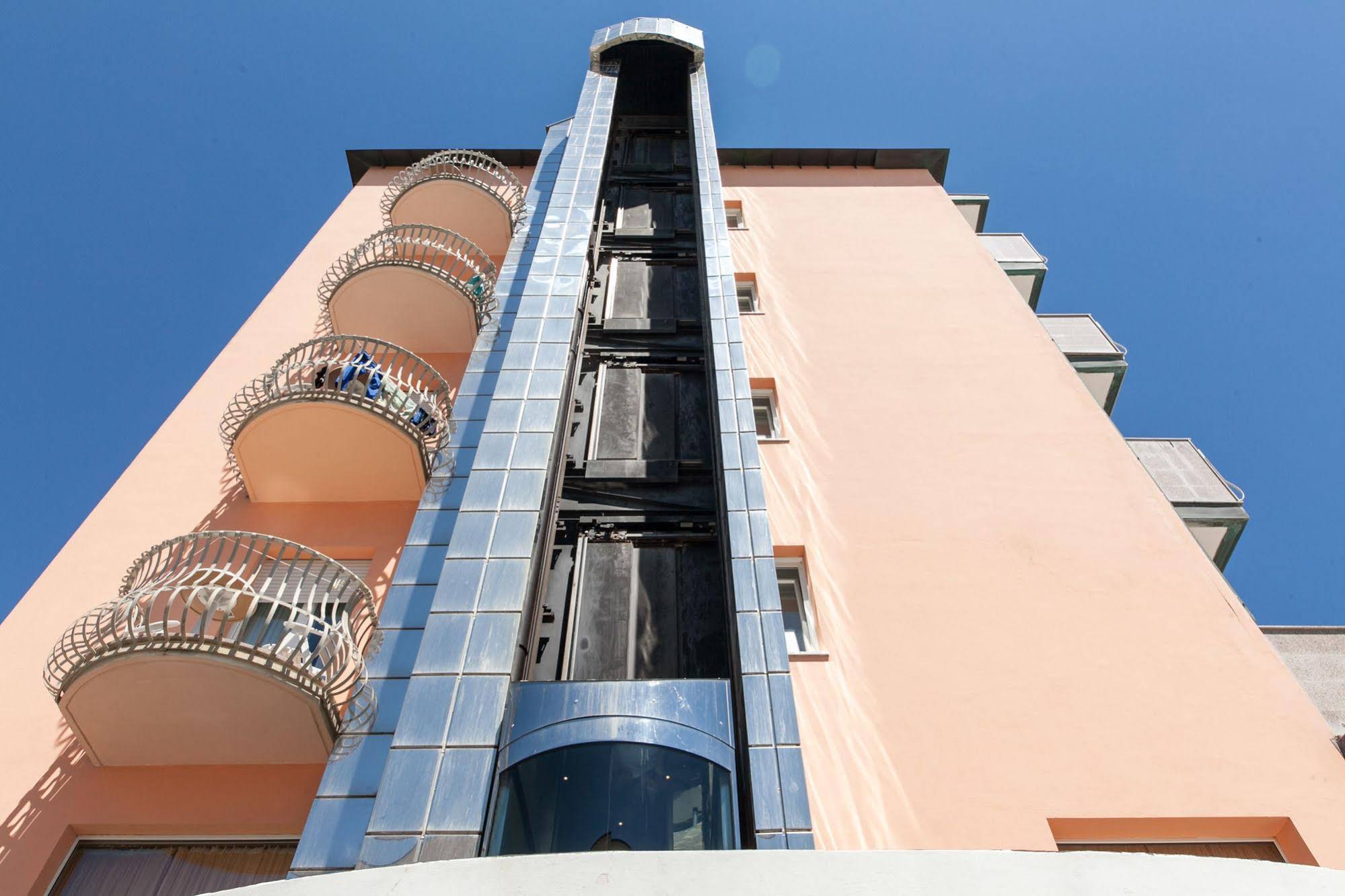 Hotel Mayflower