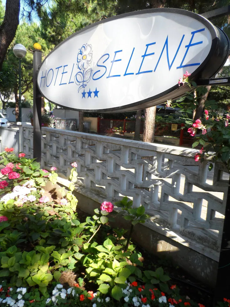 Hotel Selene