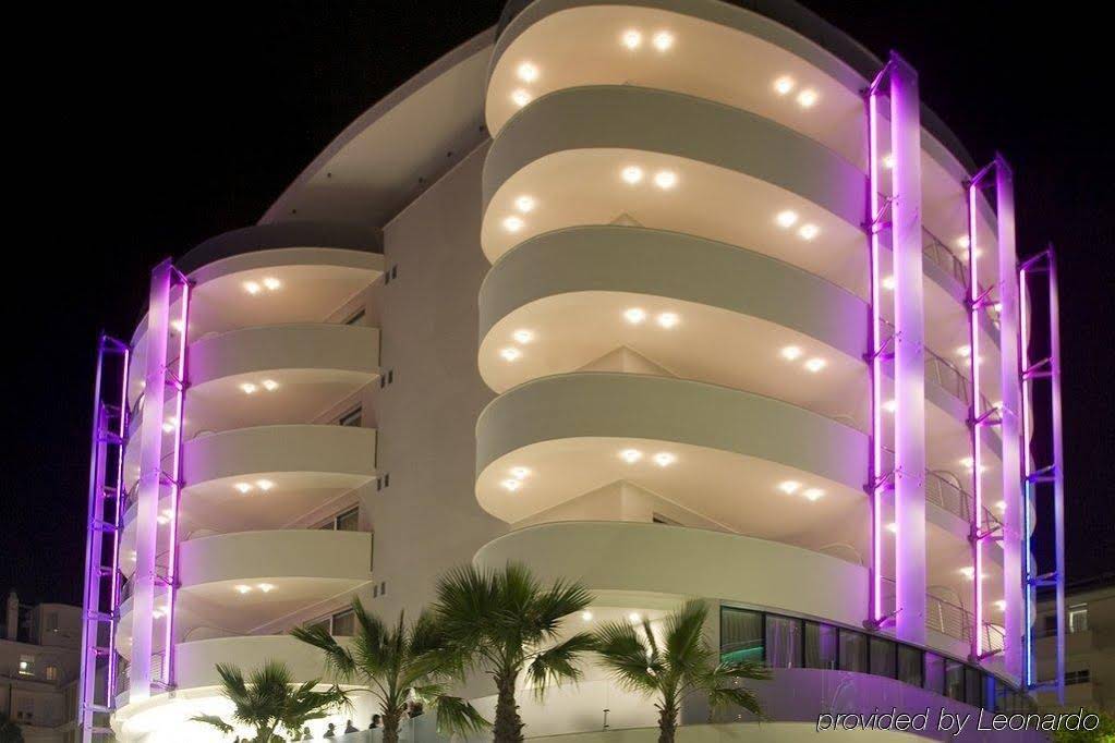Premier & Suites