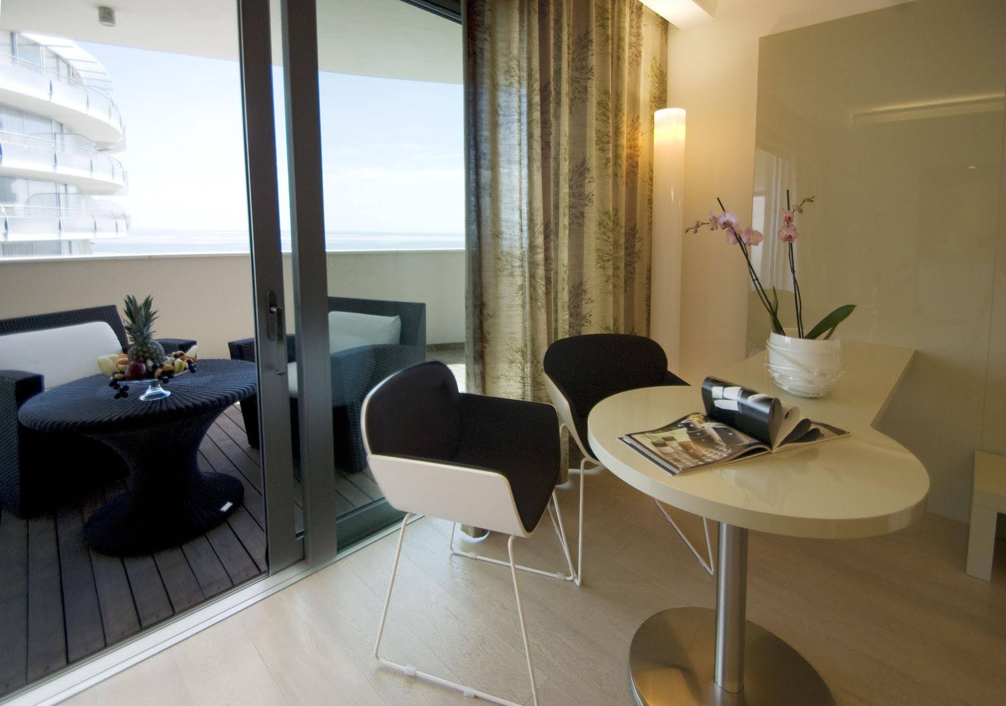 Premier & Suites