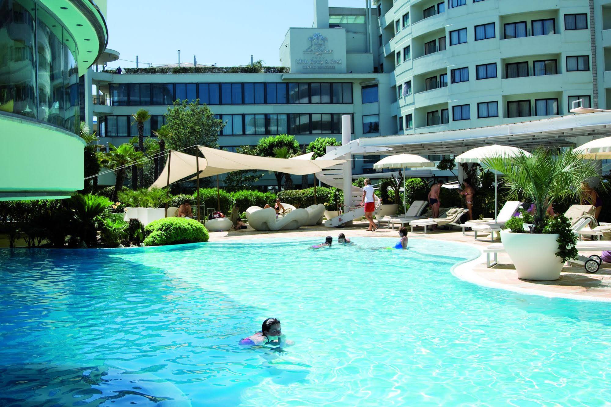 Premier & Suites
