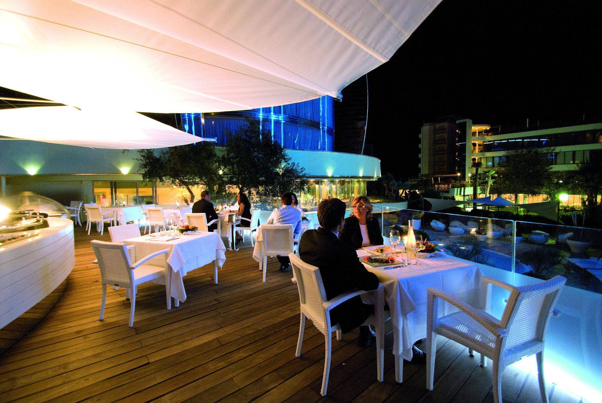 Premier & Suites