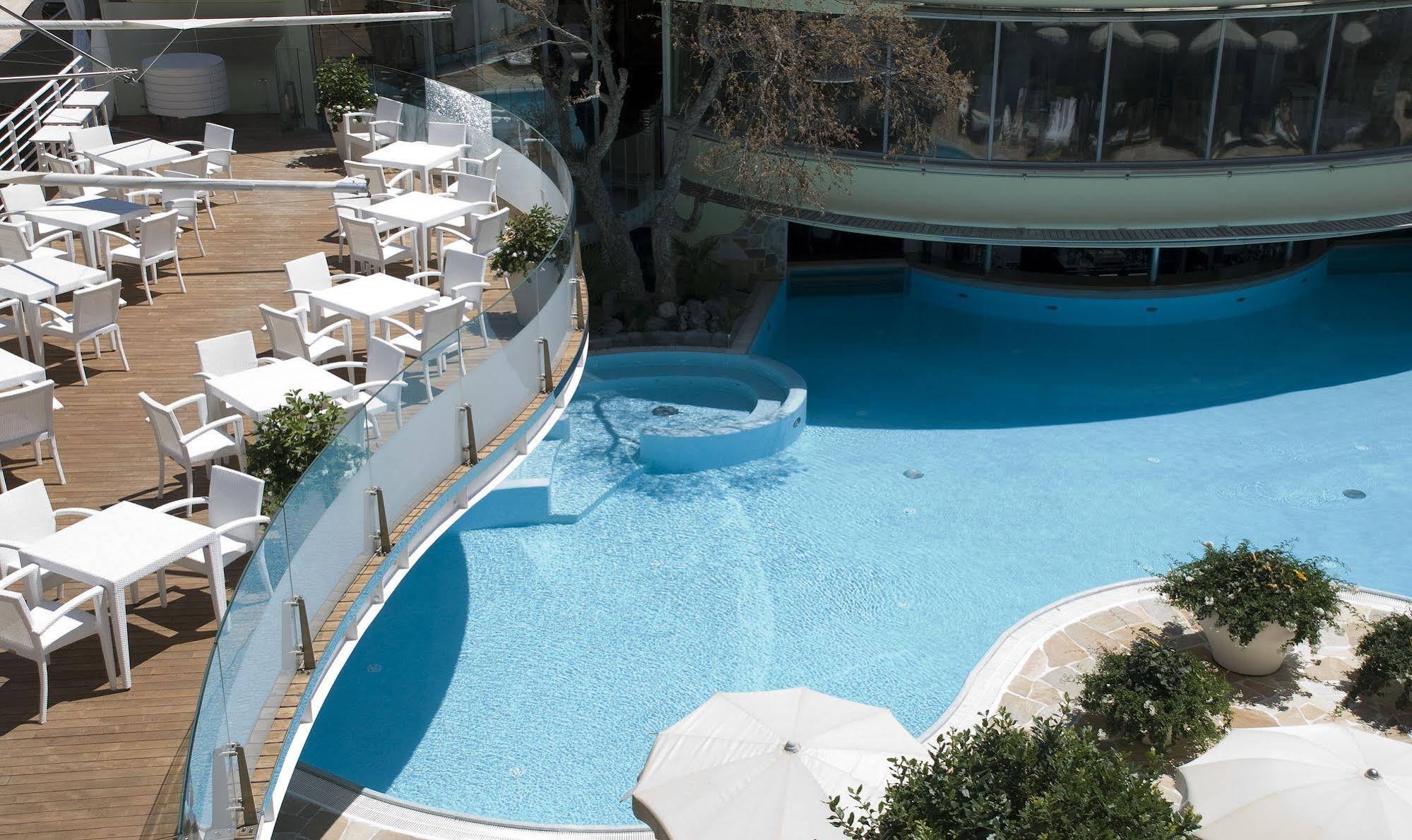 Premier & Suites