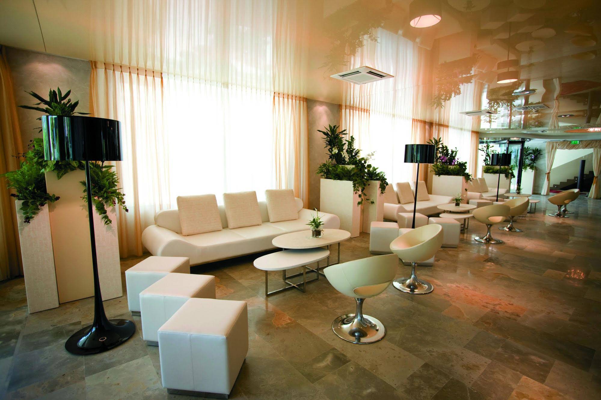Premier & Suites