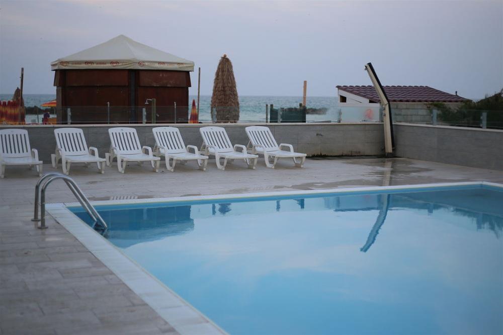 Sea Lion Hotel