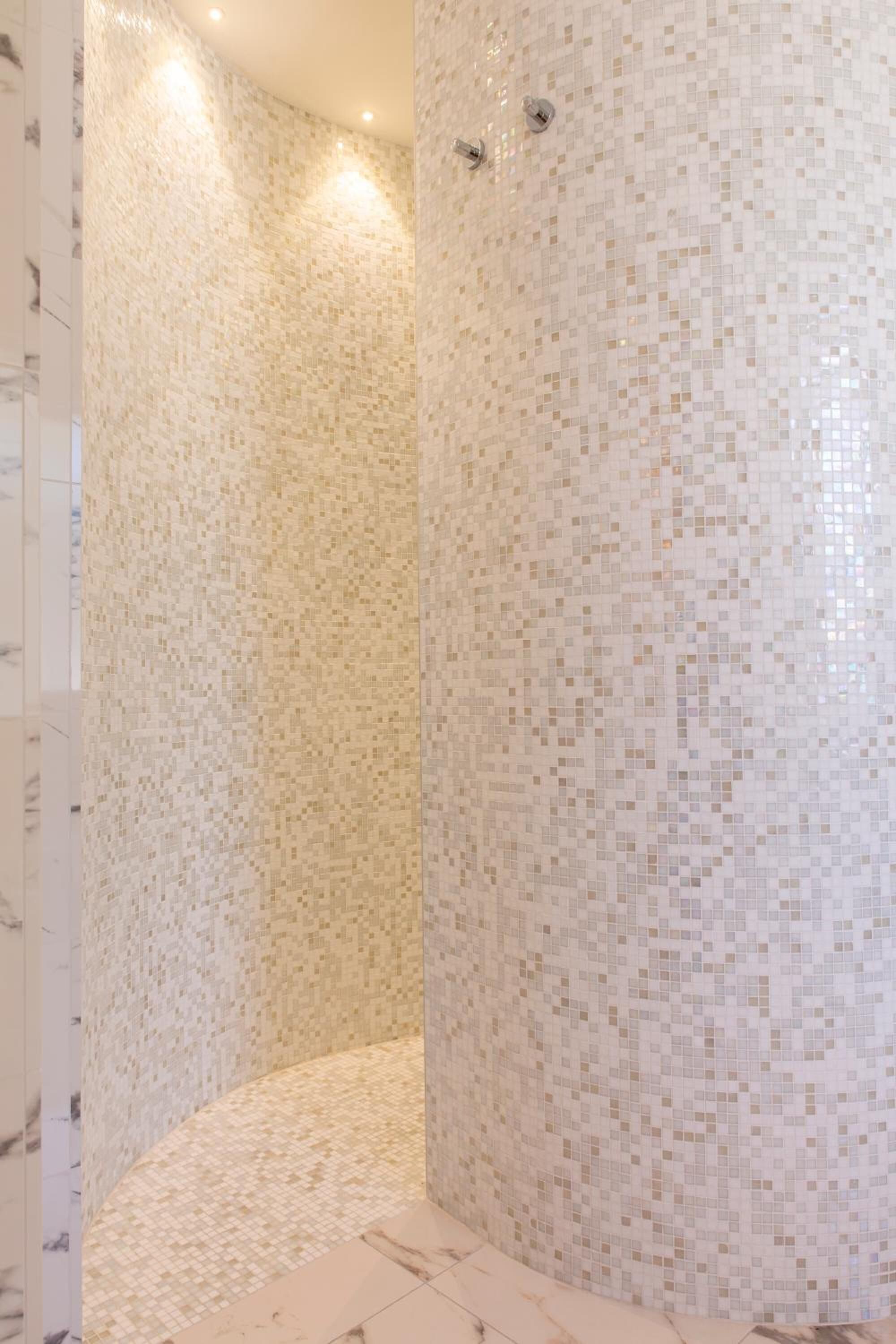 Aurum Suites