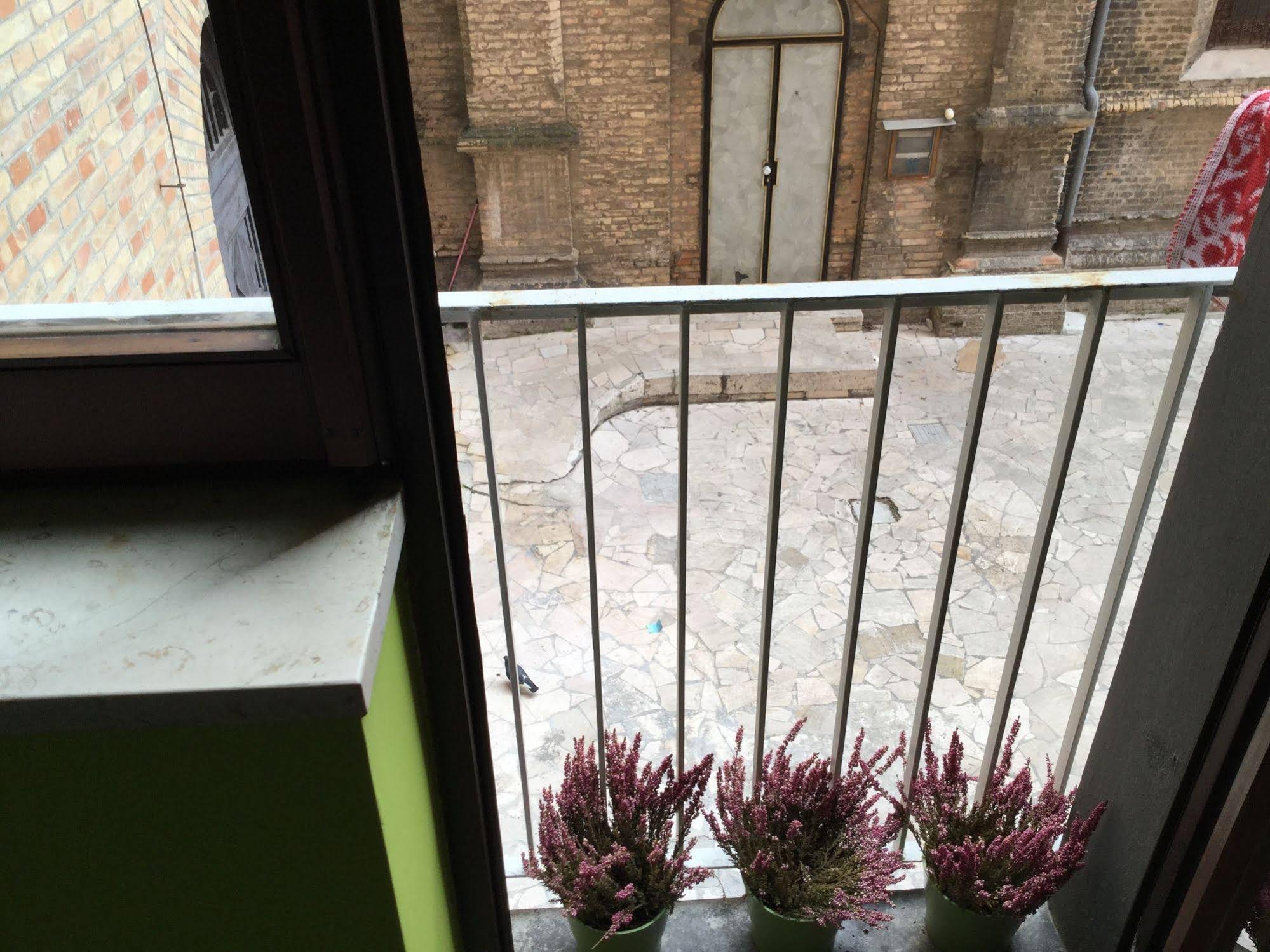 Domus Corso Umberto 18 B&B