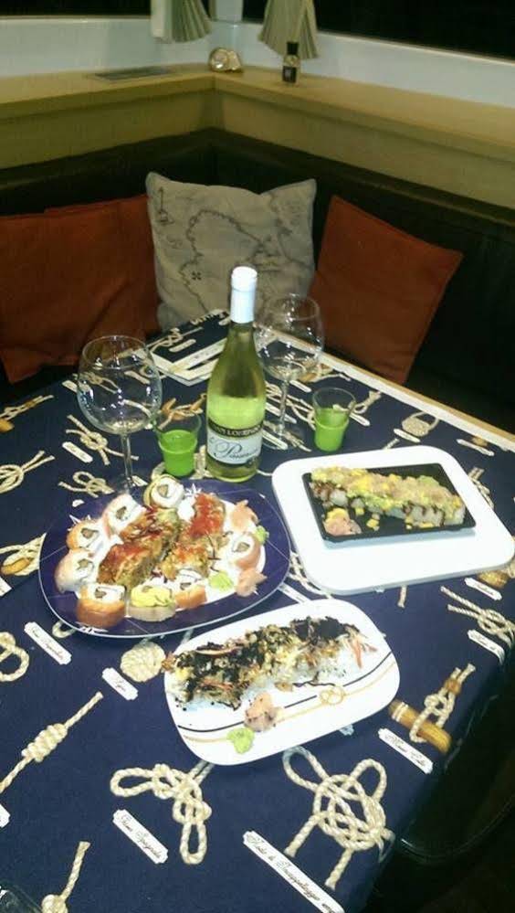 Mauticat Boat & Breakfast