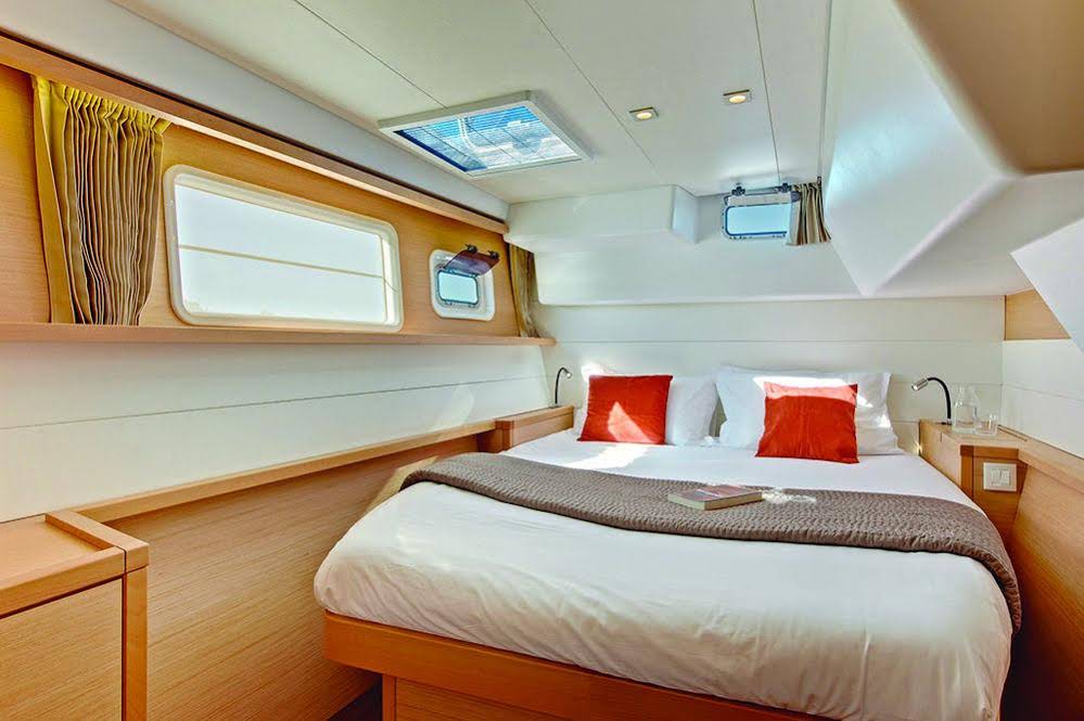 Mauticat Boat & Breakfast