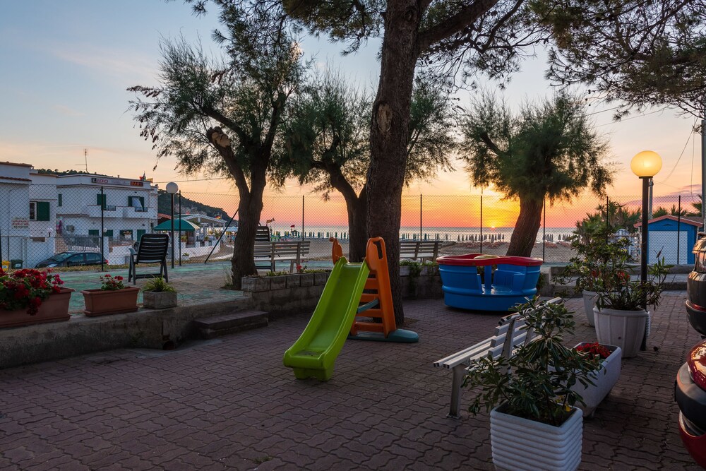 Albergo Villa A Mare