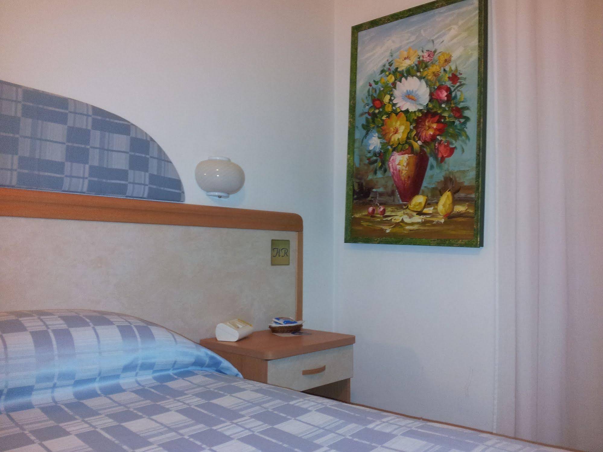 Hotel Rosa Meuble