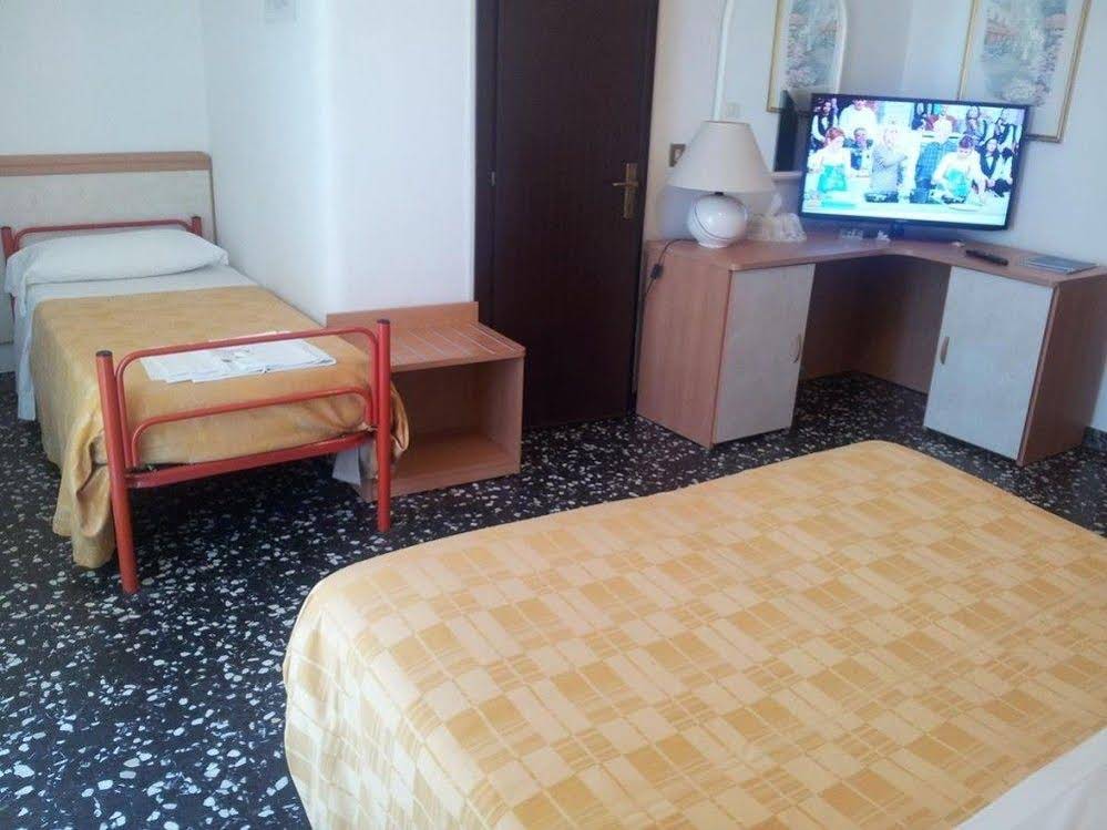 Hotel Rosa Meuble