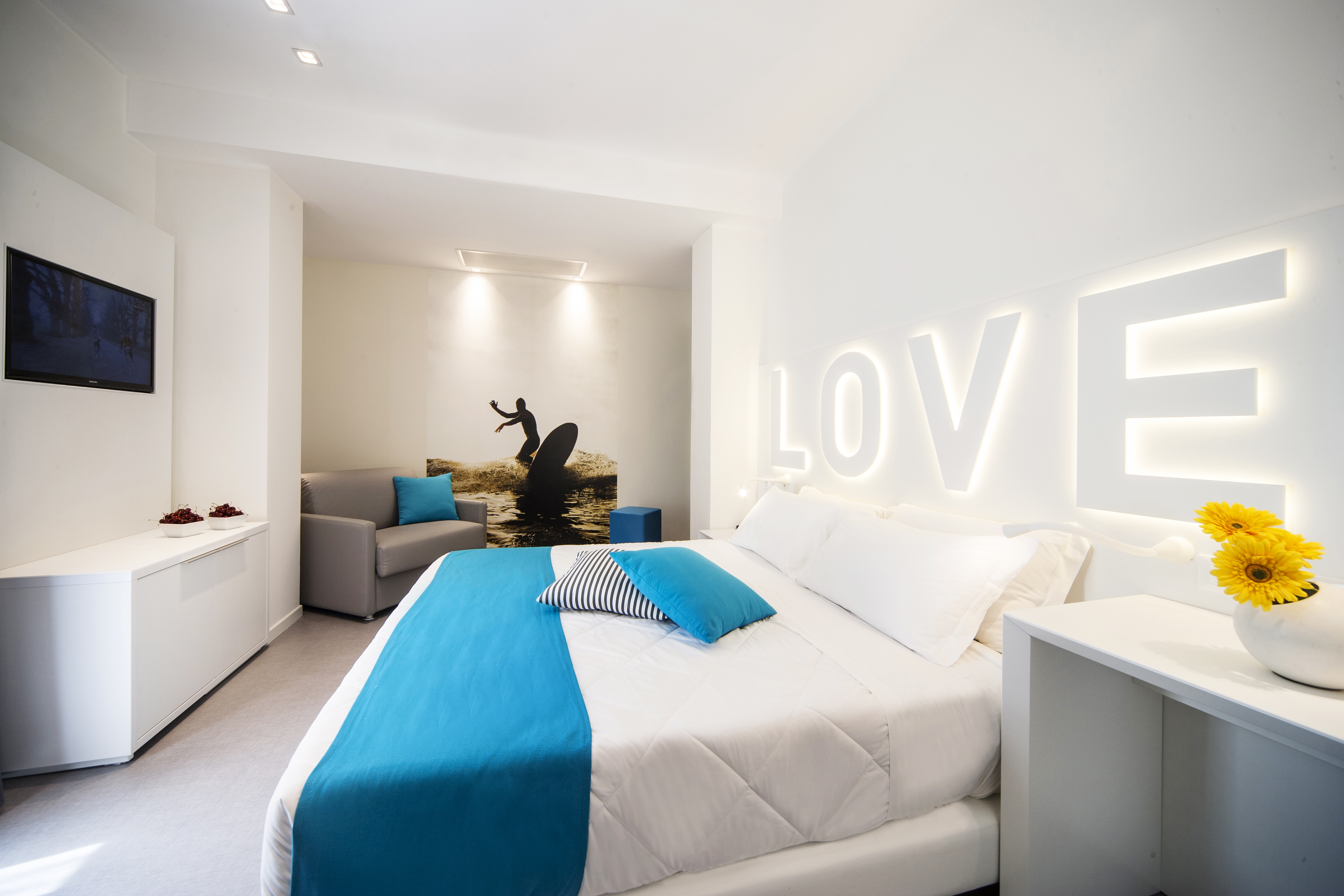 Love Boat Hotel