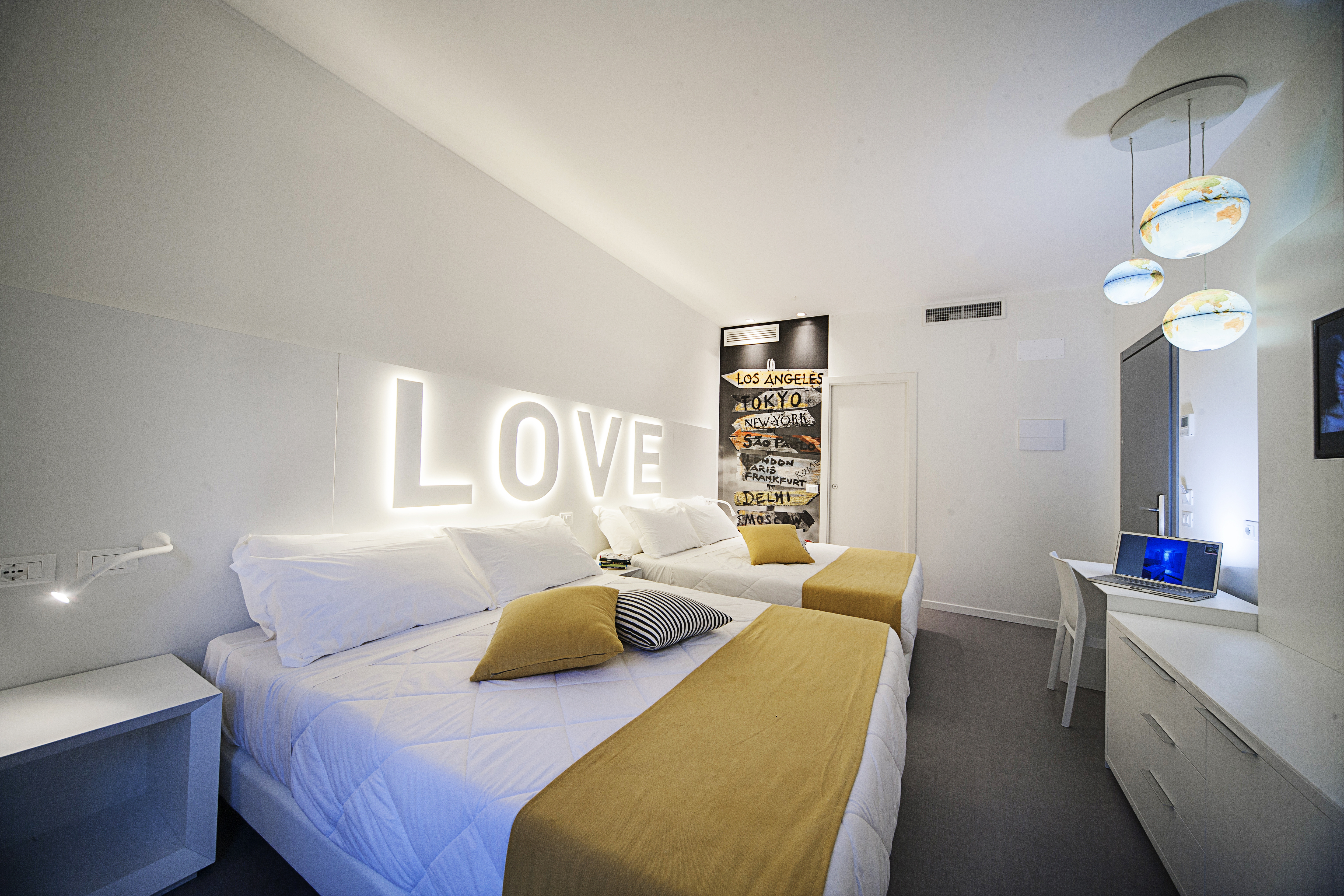Love Boat Hotel