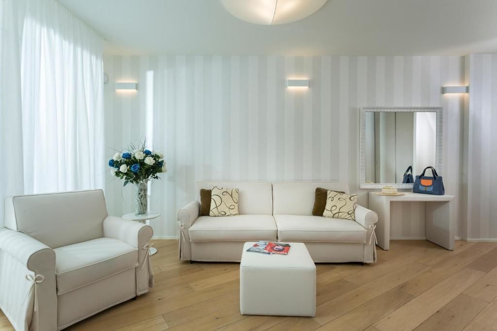 Embassy Aparthotel