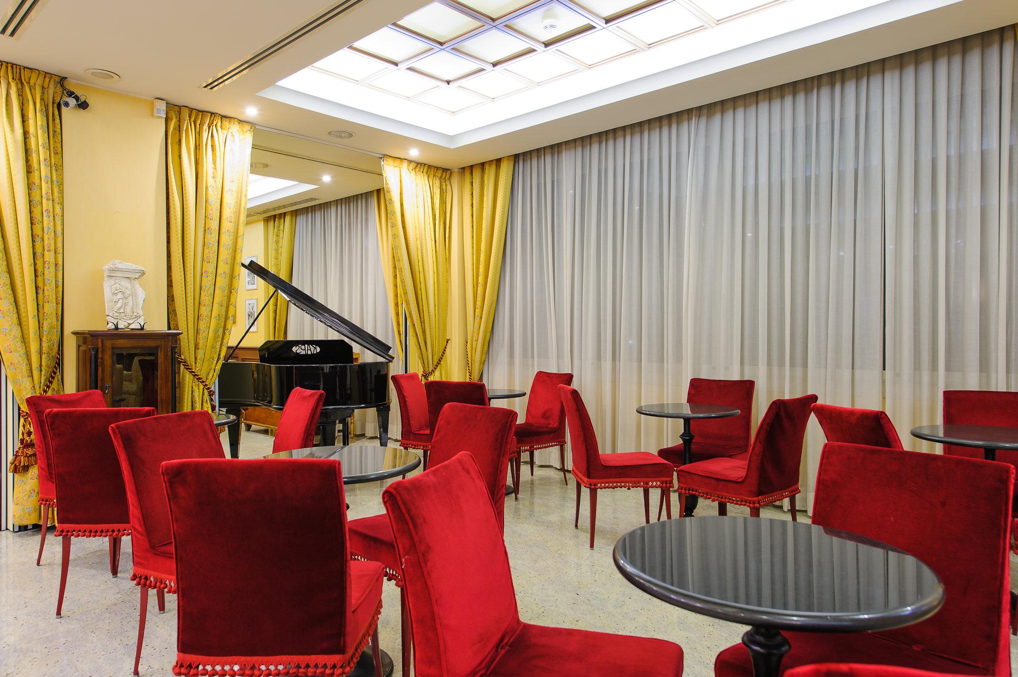 Admiral Art Hotel