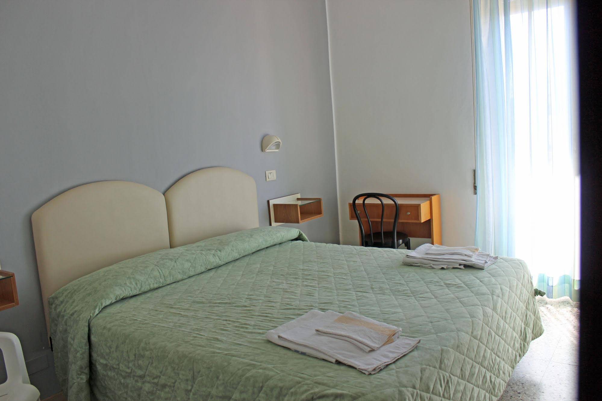Hotel Amados