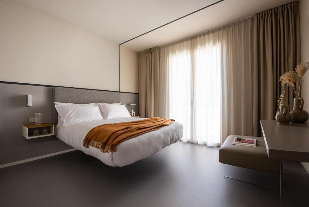 Open Hotel