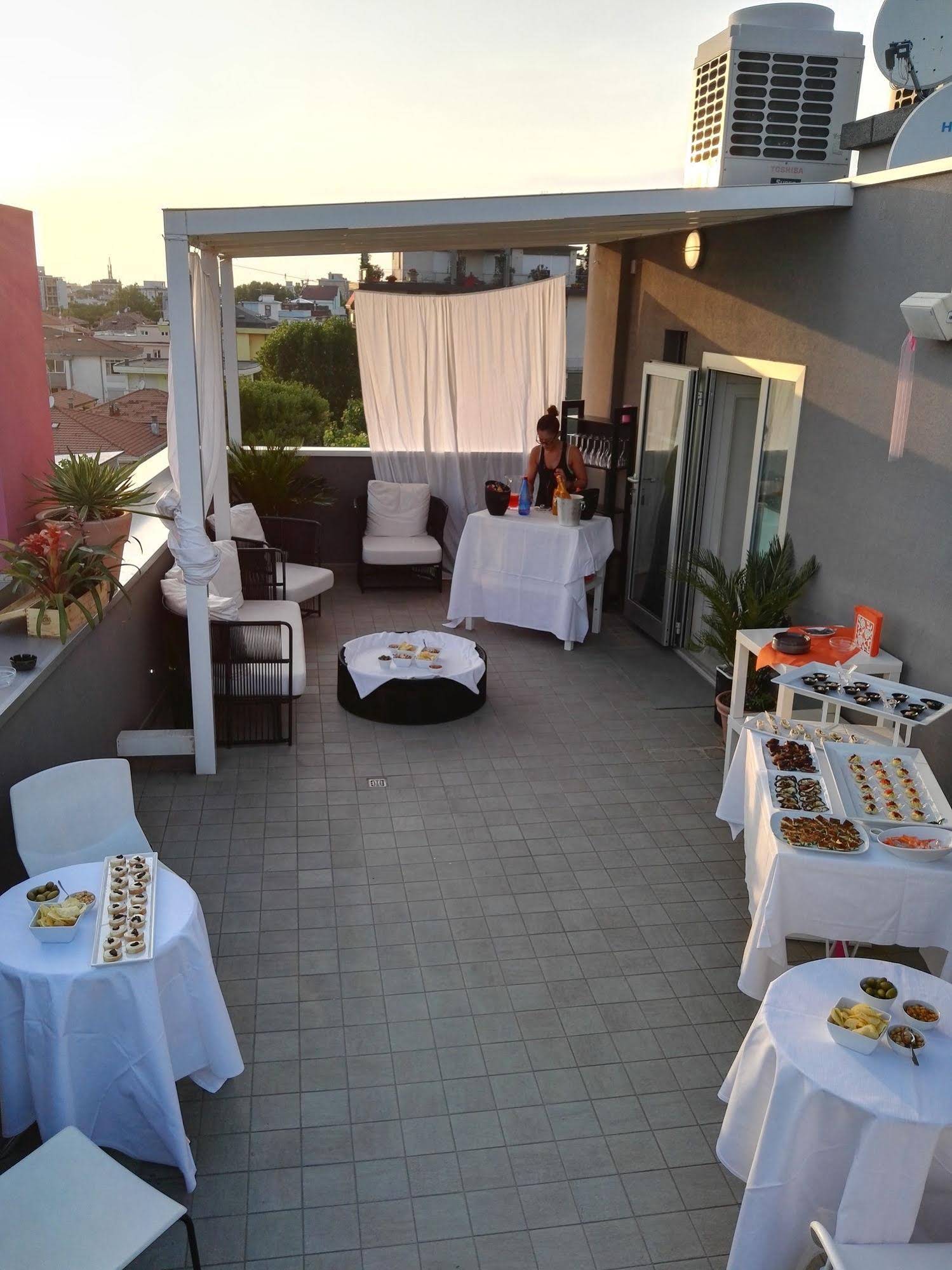 Q Hotel