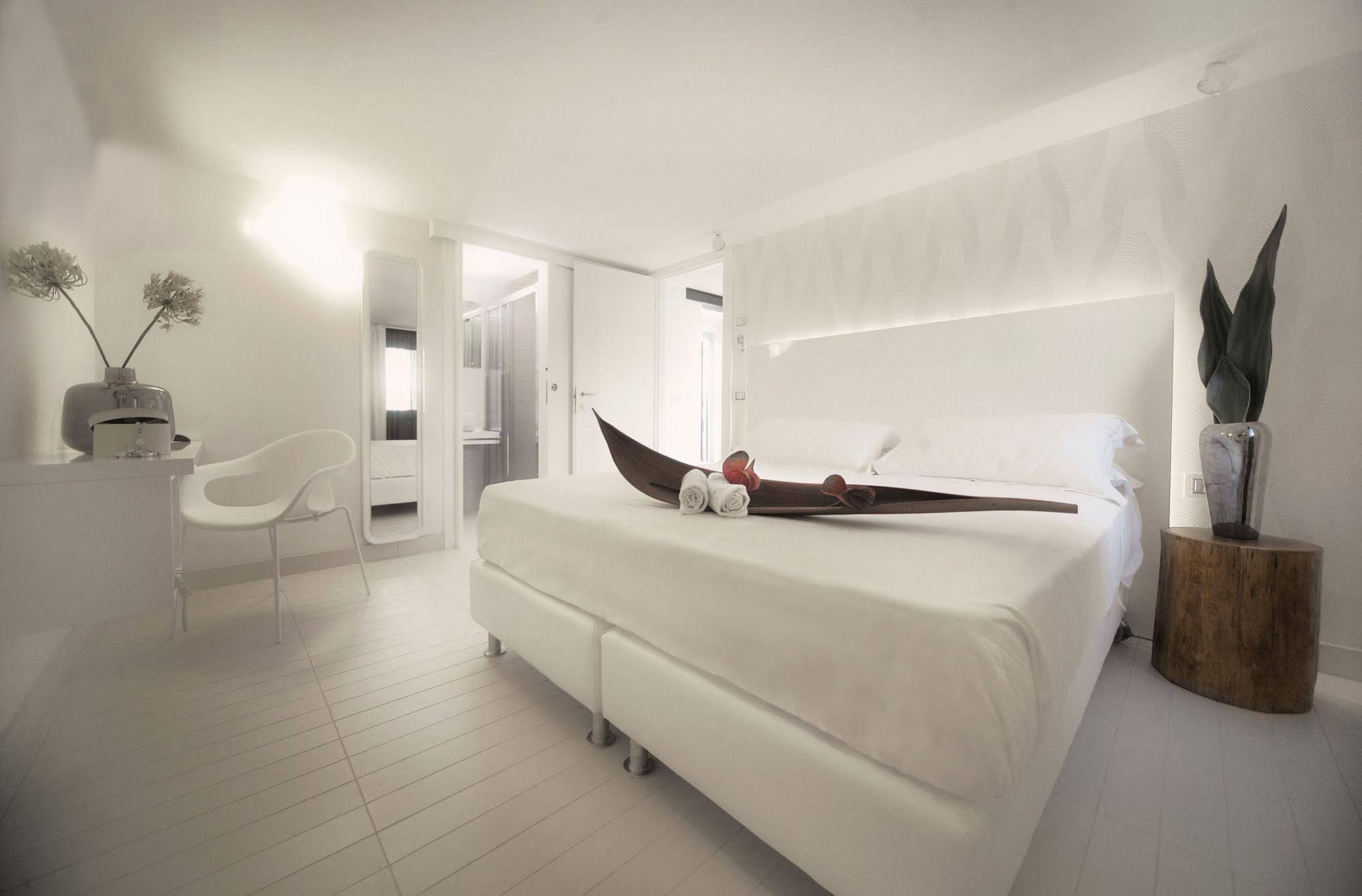 Q Hotel