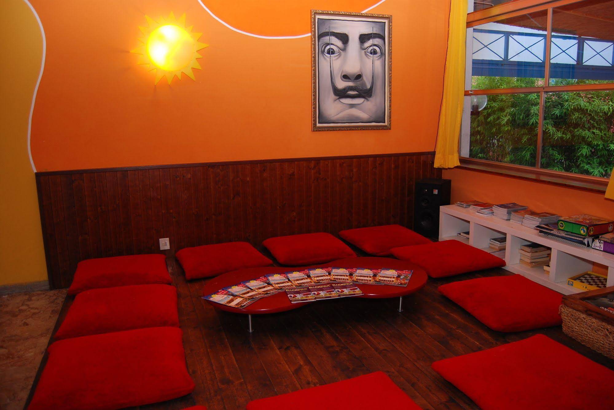 Sunflower Beach Hostal