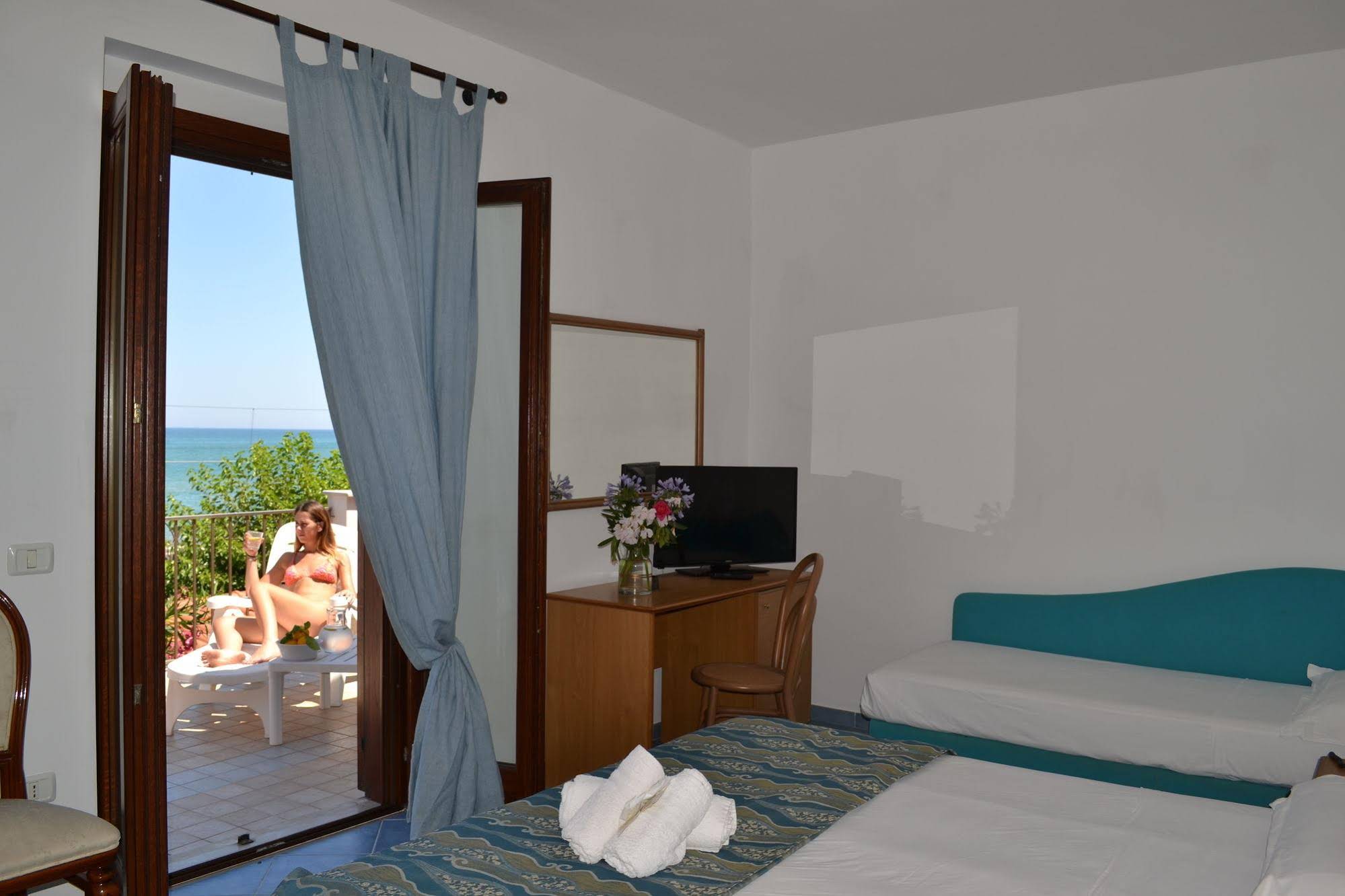 Albergo Residence Villa a Mare